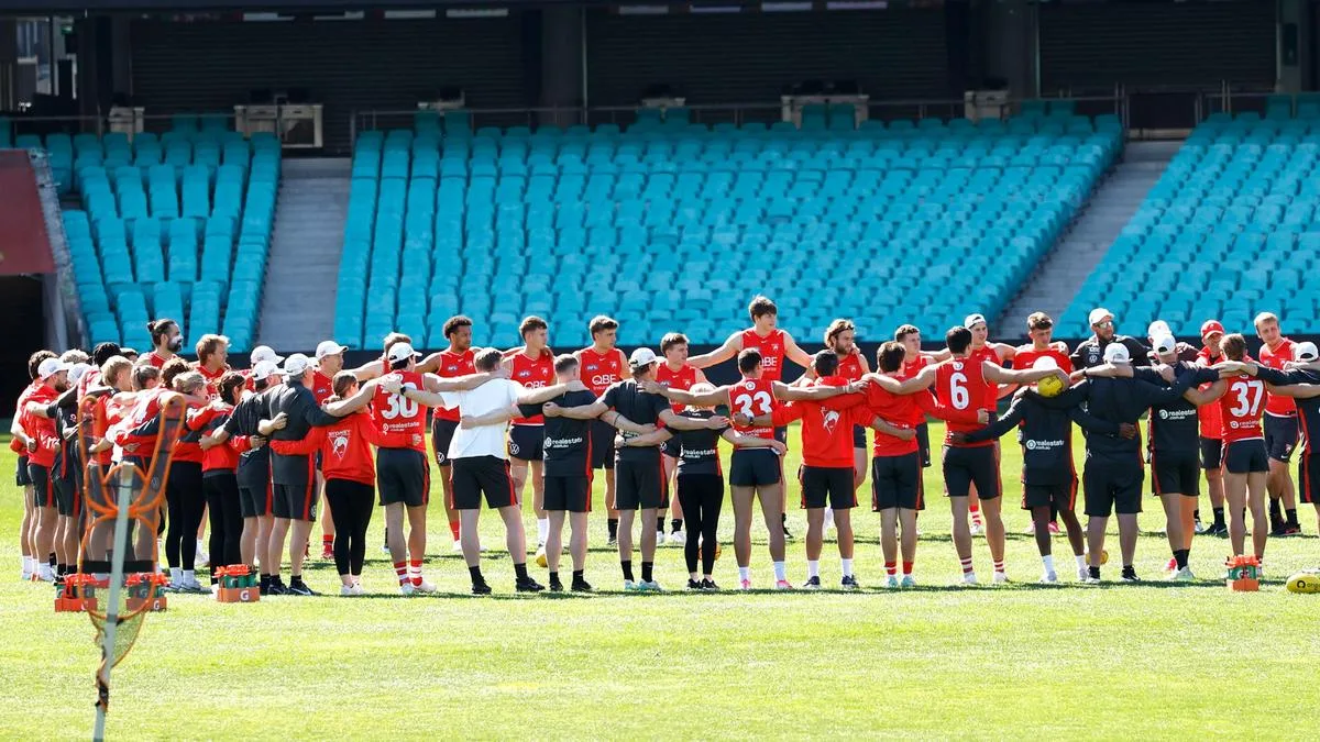 Sydney Swans chairman Andrew Pridham and CEO Matthew Pavlich release letter to community