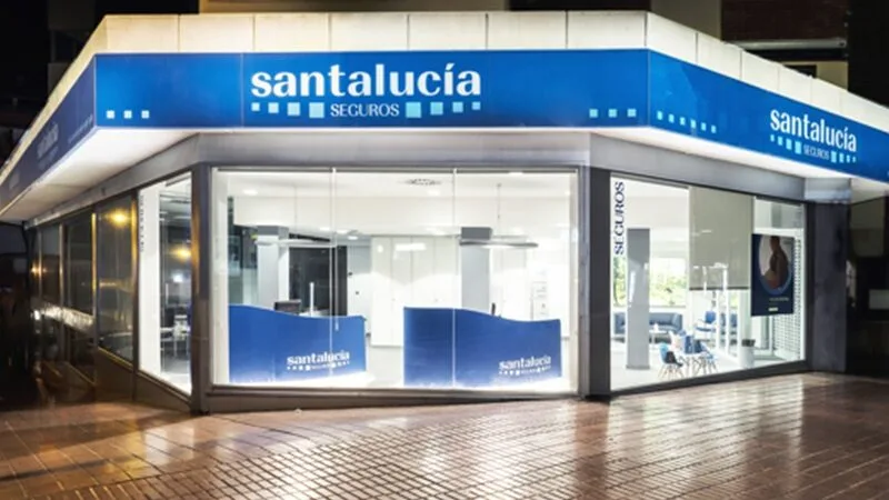 Santalucía alia-se à Zurich por dez anos para seguros automóvel, funeral e de animais de estimação
