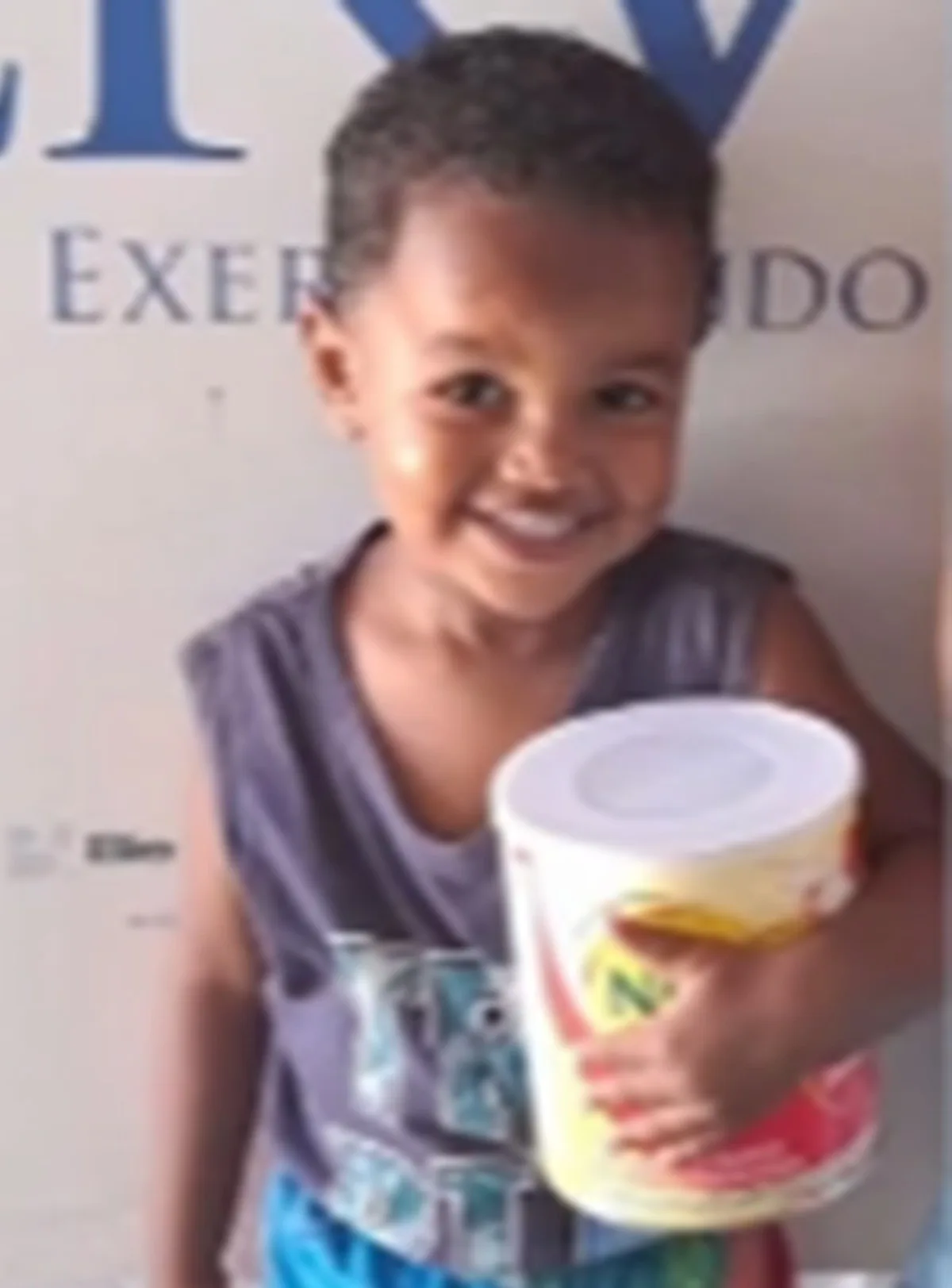 'Não largava a mãe de jeito nenhum', diz tio de menino que morreu atropelado em calçada de Maceió