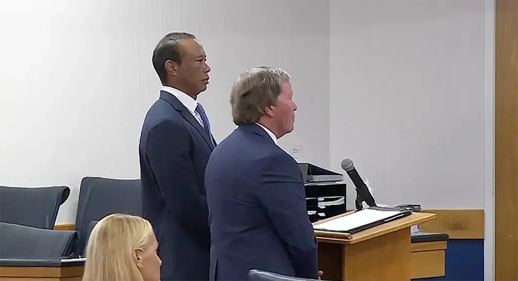 Tiger Woods se declaró culpable por conducción temeraria y perdió su licencia de conducir por cinco años
