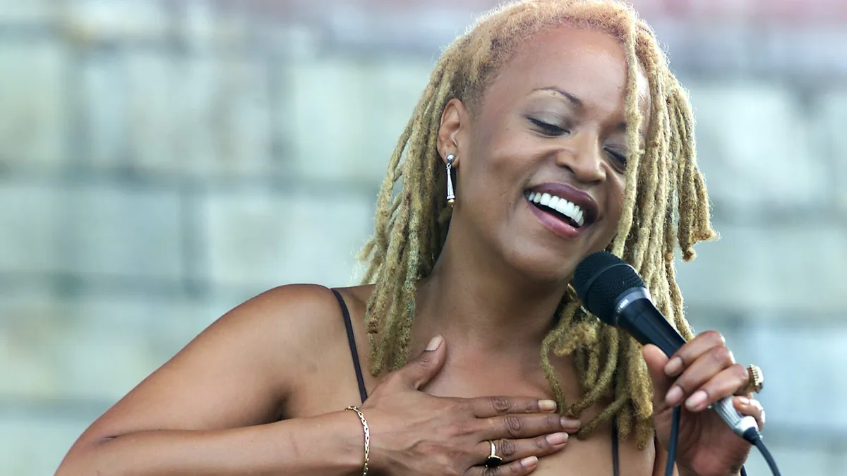 Murió a los 70 años Cassandra Wilson, dos veces ganadora del Grammy y una de las cantantes de jazz más influyentes de las últimas décadas