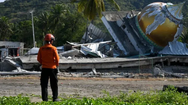 Indonésia eleva para 68 mortos e 213 balanço do sismo de sábado