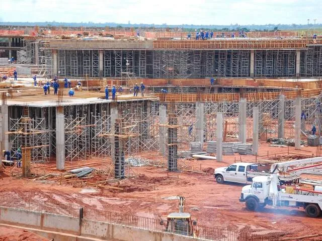 Emprego formal desacelera, enquanto salário de admissão sobe em MS