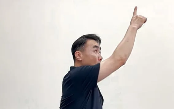 좋은 자세보다 중요하다… 내 몸의 ‘통증 대응력’ 키우는 3분 운동