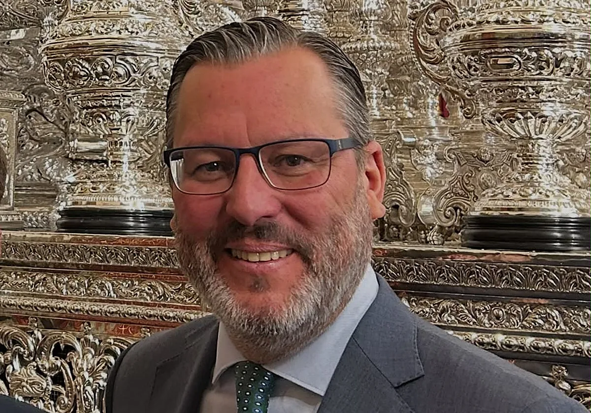 Antonio Langeheldt anuncia la lista de la candidatura para ser hermano mayor del Dulce Nombre