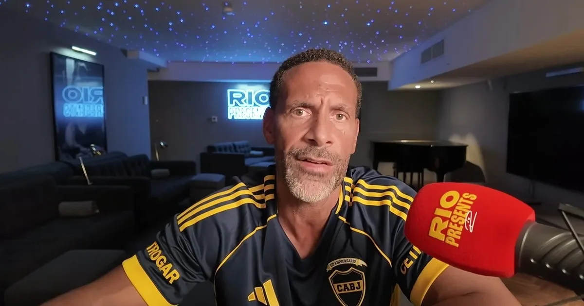 Ferdinand se puso la camiseta de Boca y habló sobre el paso de Tevez del United al City