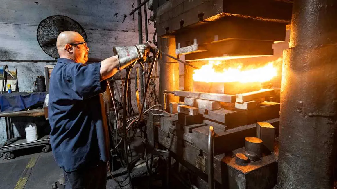US manufacturers hit by fresh burst of supply chain cost inflation