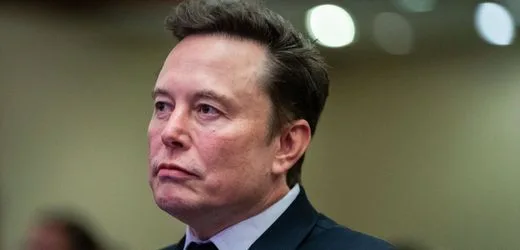 Ukraine: Kyjiw bemüht sich um Freigabe von Starlink – und verleiht Elon Musk höchsten Orden