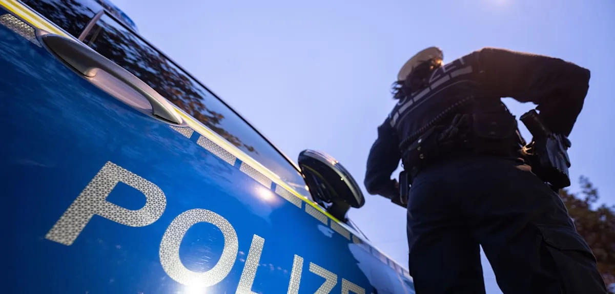 Elekro-Fahrzeuge einer Bundesanstalt gehen in Flammen auf