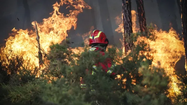 Mais de 750 bombeiros combatem quatro incêndios no Norte do país