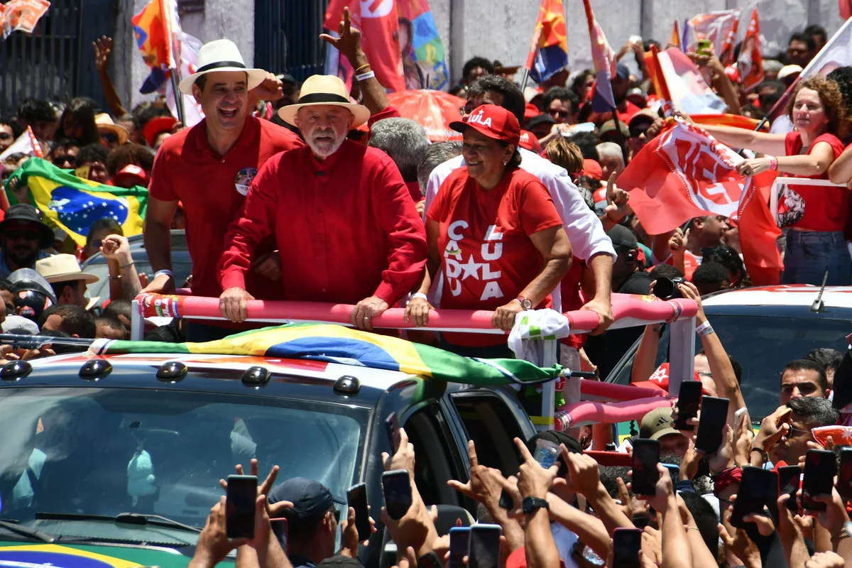 Lula critica ‘tesouraço’ de Flávio e questiona de onde virão os cortes