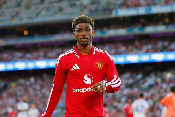 Amad absence from Man Utd squad vs Hull explained after training ground blow