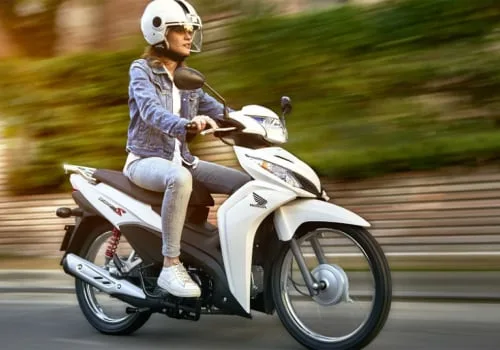 Sigue el boom de las motos: las ventas crecieron 34% en agosto y una clásica volvió al top 5