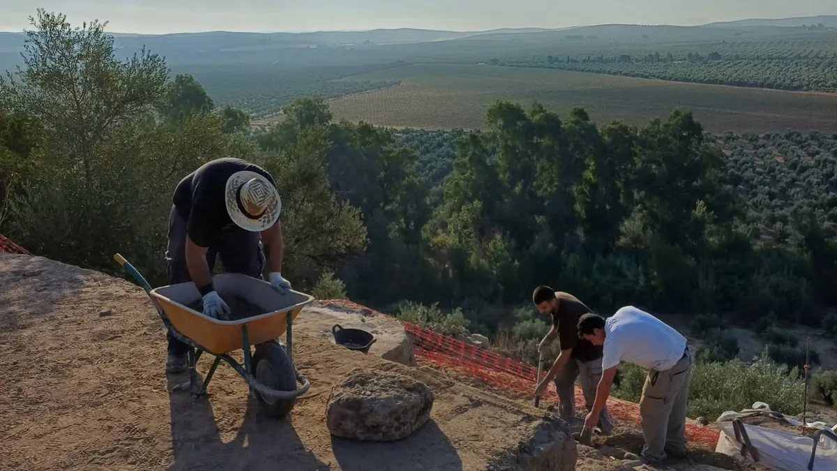Se buscan voluntarios para participar en una excavación de un santuario iberorromano en Bailén: alojamiento y comida gratis a cambio de colaborar en el yacimiento