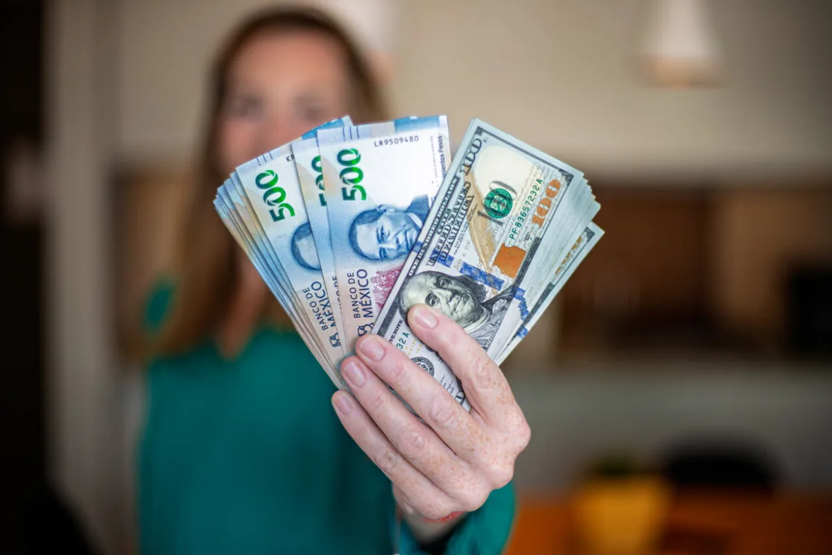 Remesas, exportadores y turismo: las tres víctimas del superpeso