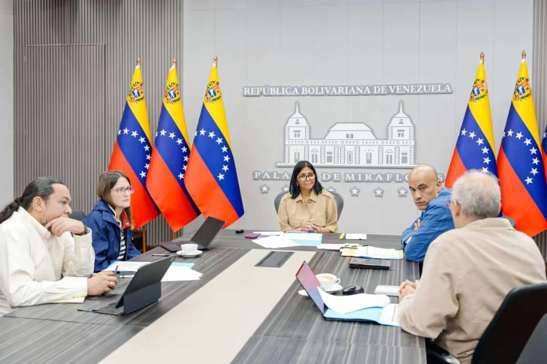 Presidenta (E) evalúa avances del plan de reestructuración y reingeniería de Gobierno