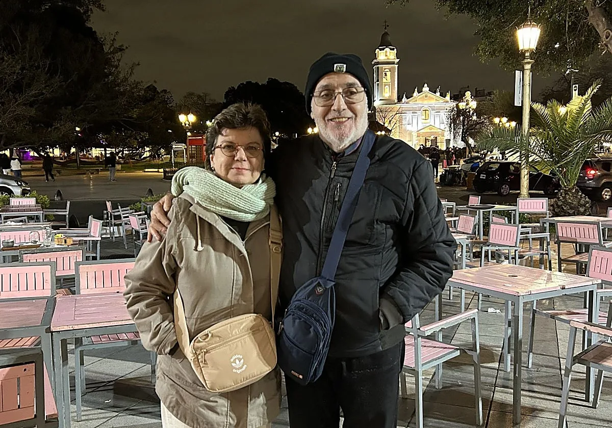 De la Argentina de Videla a la Venezuela chavista: la historia de un argentino y una venezolana marcados por dictaduras y exilios