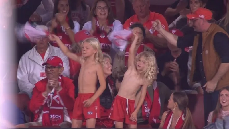 Barry Hall's kids steal the show again