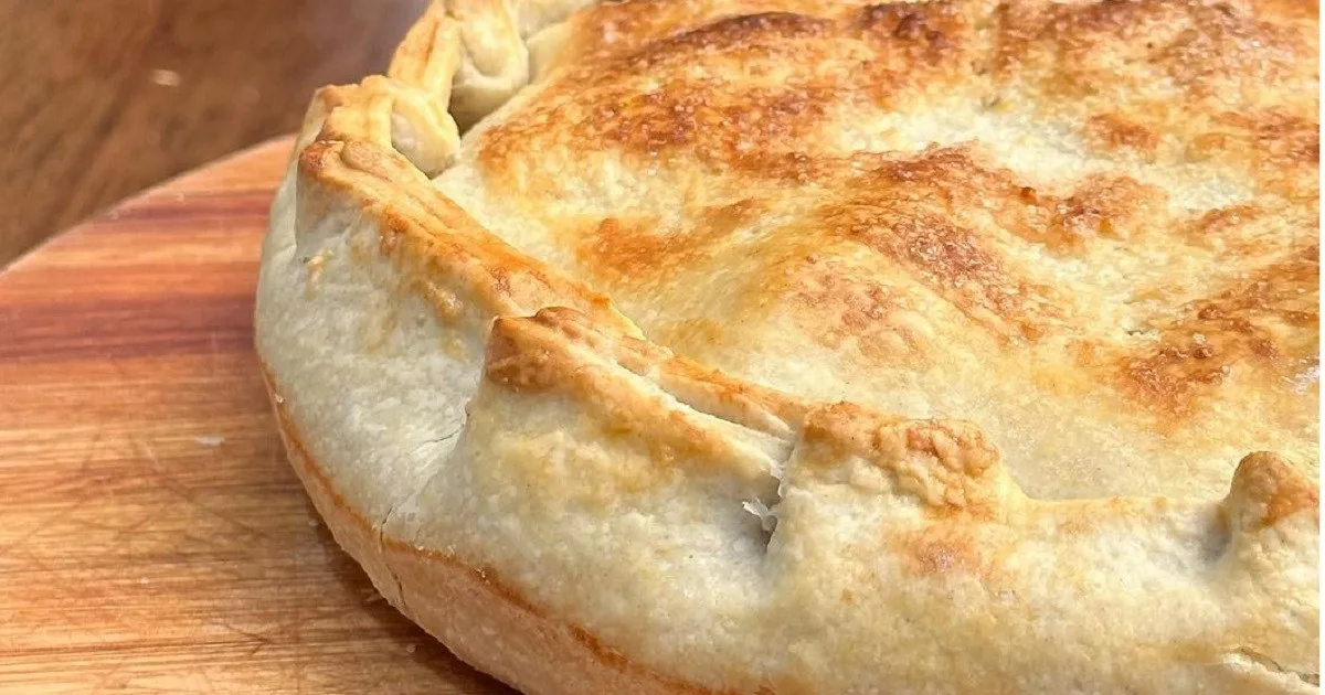 Receta fácil: tarta de jamón, queso, huevo y tomate