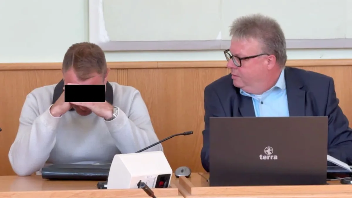 Betrunken auf Gegenfahrbahn - Sohn (7) verlor Mama – Todesfahrer weint vor Gericht