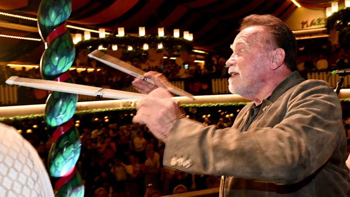 Der ewige Terminator gibt den Ton an - Arnie rockt das Oktoberfest