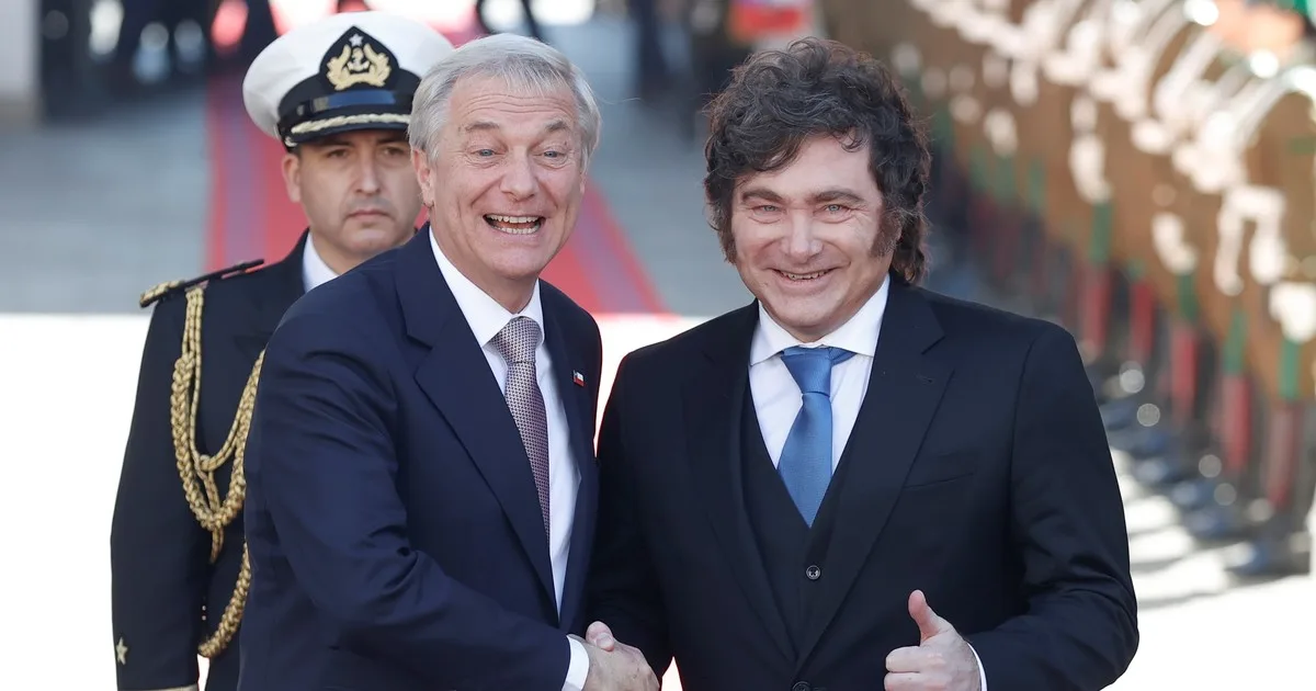 Efectos de la "malvinización" de Milei: presionan a Kast para reforzar el control sobre el estrecho de Magallanes y la apertura de la ruta comercial a las islas