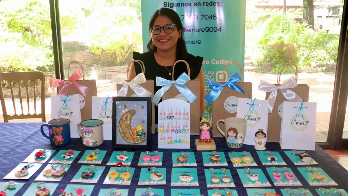 Innovación y desarrollo local: Gradúan a 281 emprendedoras salvadoreñas en alimentos, artesanías y cosmética