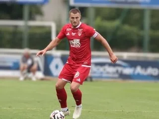 Stade Brestois. Blessé, le capitaine Brendan Chardonnet a dû quitter la séance et sera absent contre Nottingham Forest