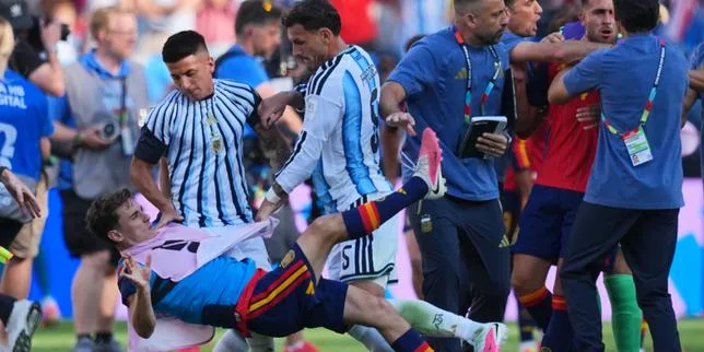 L’Argentin Leandro Paredes suspendu dix matchs pour la bagarre survenue en finale de la Coupe du monde 2026