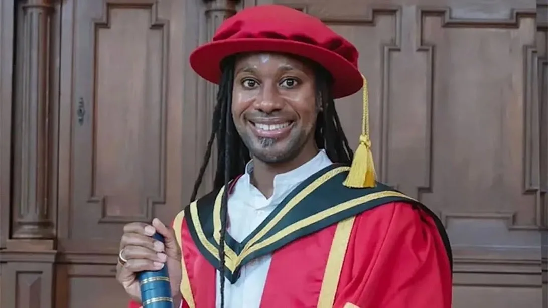 Plágio, racismo e morte: o escândalo que abala a Universidade de Cambridge, na Inglaterra