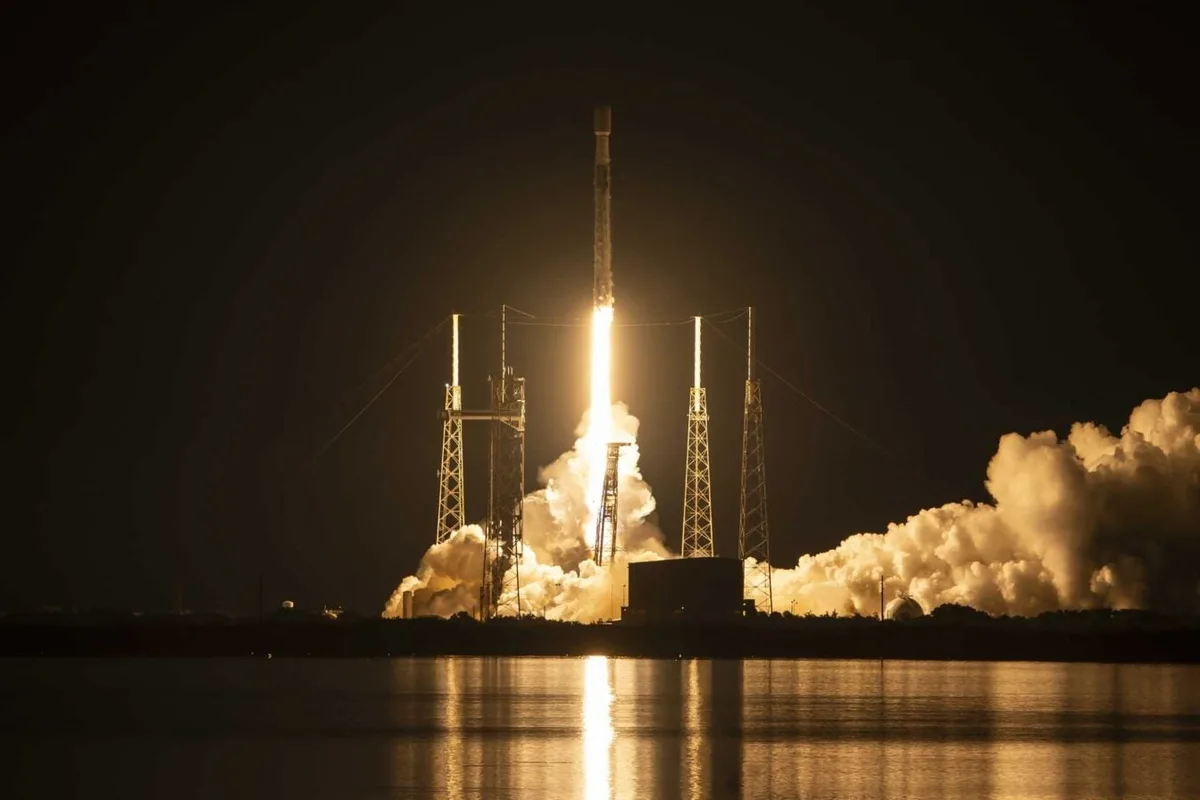 SpaceX : 100 tirs en 2026 et un booster Falcon 9 qui tutoie le record de la navette spatiale