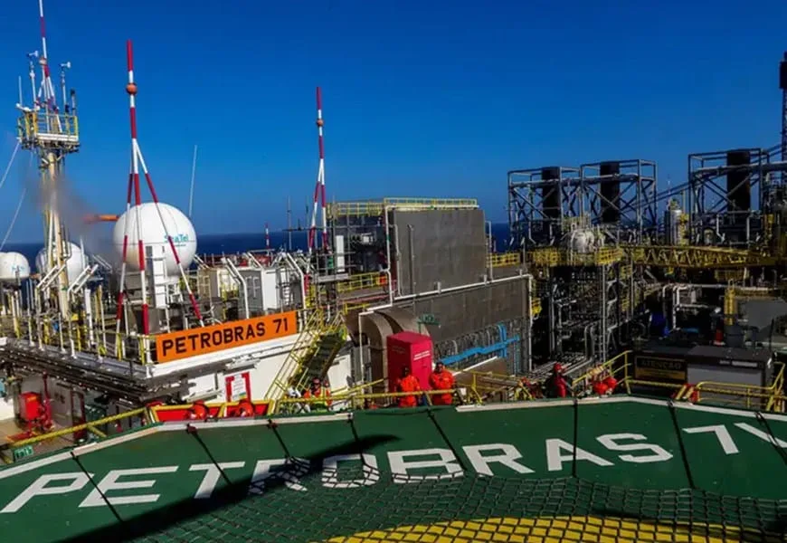 Pela 1ª vez, margem de lucro da Petrobrás supera a da maior petroleira do mundo