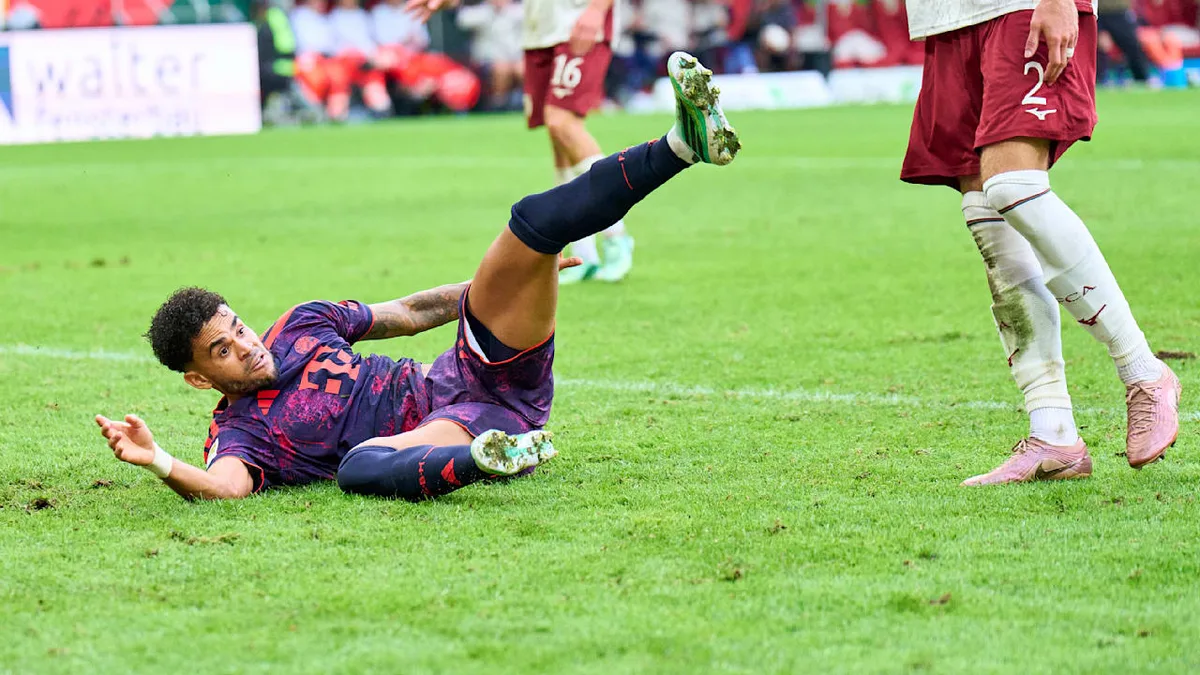 Seit dem 1. Spieltag ohne Tor und Vorlage - Bayern hat die Diaz-Krise