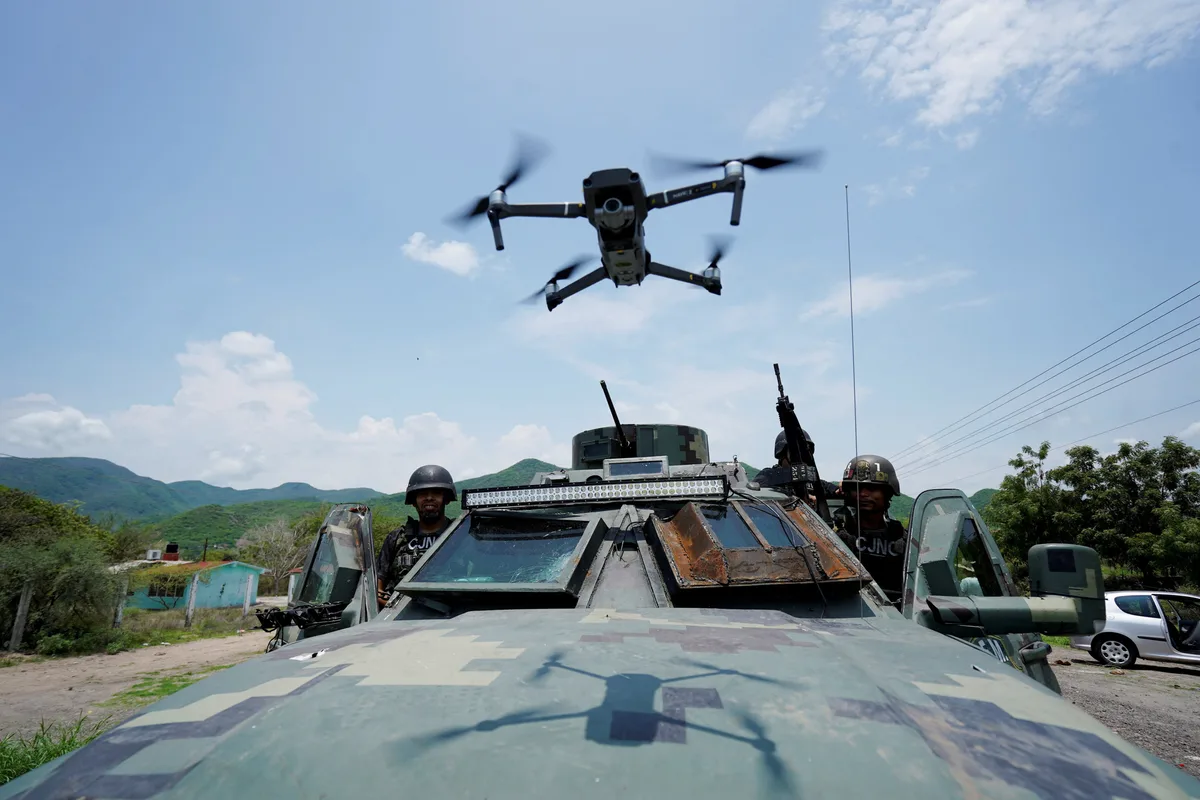 CJNG perfecciona ataques con drones y los extiende a cinco estados de México, alerta InSight Crime