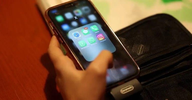 Seguro promulga proibição de smartphones até ao 9.º ano
