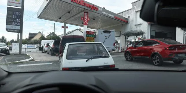 Prix des carburants : le gouvernement ouvre la porte à de nouvelles aides, sur fond de tension sociale