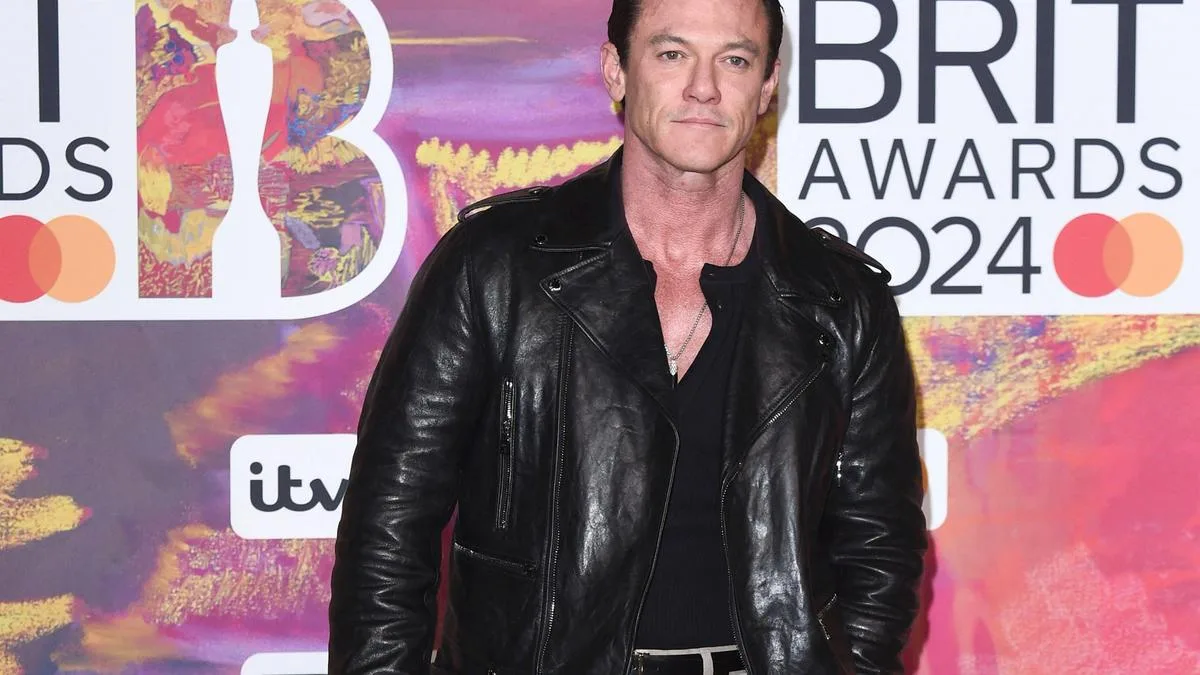 Luke Evans: Tim Curry was 'struggling' before his death