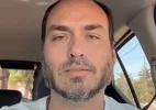 Carlos Bolsonaro visita o pai e relata fragilidade física: 'Mais magro'