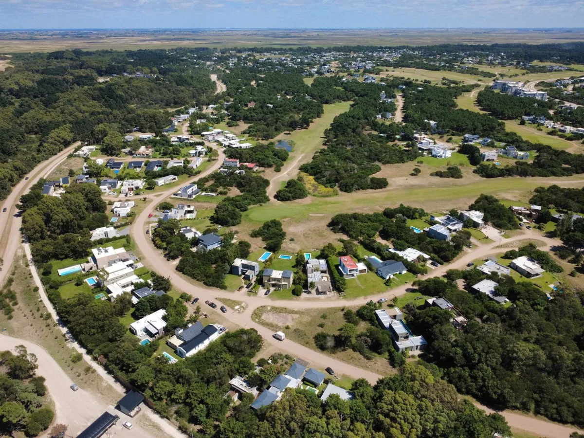 Costa Esmeralda: el impensado fenómeno que vive el proyecto top de la costa, con lotes “baratos” y compradores que buscan casas de US$500.000