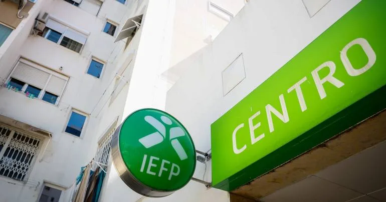 Desemprego com queda homóloga de 9,3% em agosto