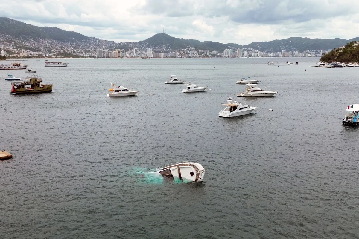 Polo se convirtió en uno de los huracanes más potentes de las últimas décadas y amenaza la costa mexicana