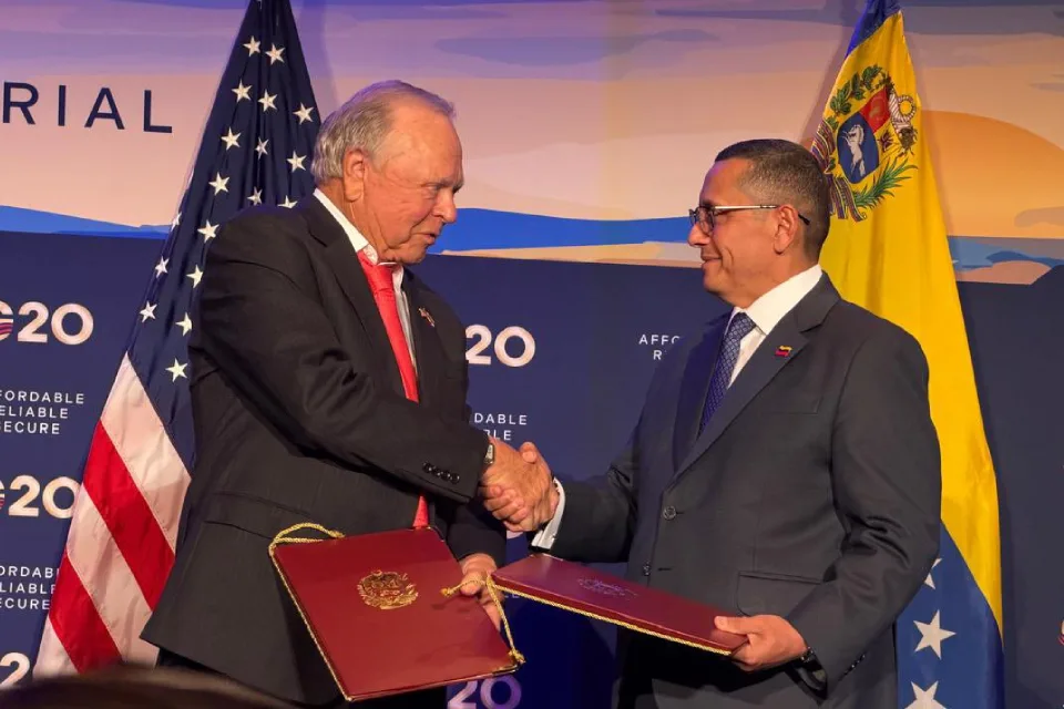 Empresa Continental firma acuerdo con Pdvsa para desarrollar campo en la Faja del Orinoco