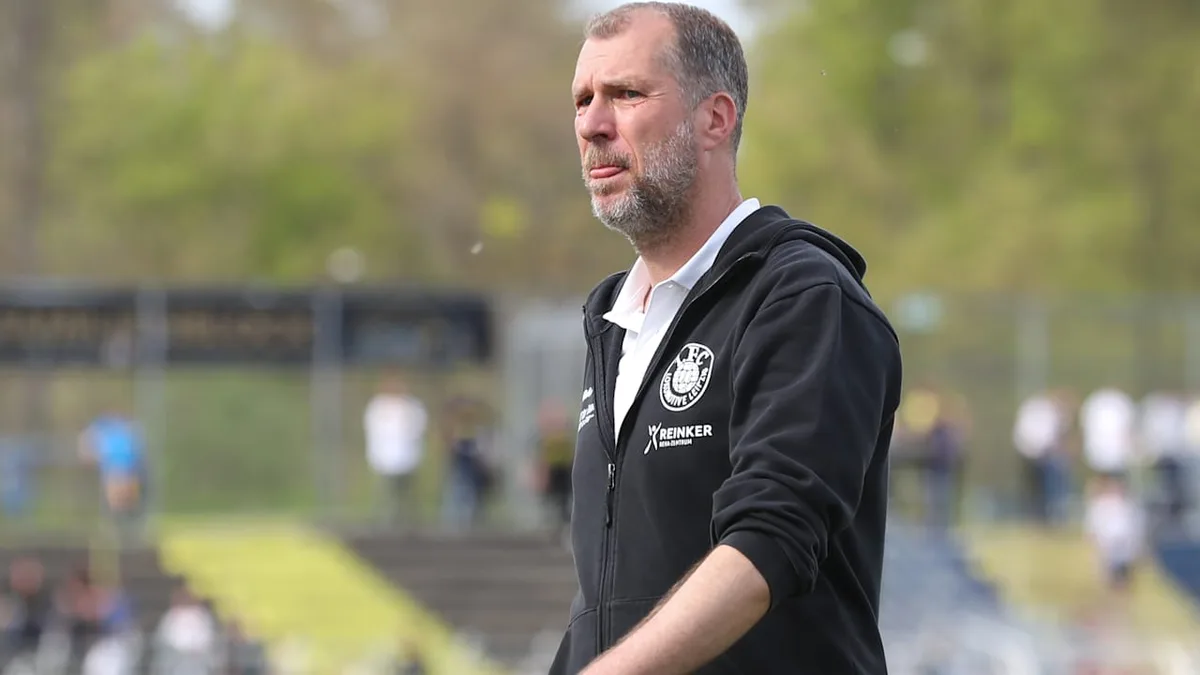 Überraschende Wende - Drittligist verpflichtet doppelten Meister-Trainer
