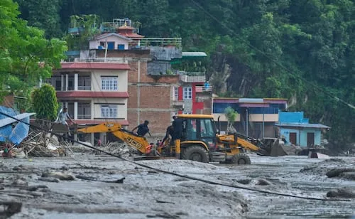 Inundaciones y deslizamientos de tierra en Nepal: SRE no reporta mexicanos afectados; pide atender indicaciones locales