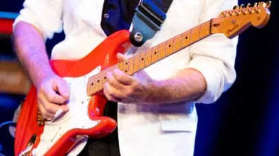 Fender já assinou 18 acordos em sua guerra pela Stratocaster, mas CEO se arrepende de tática