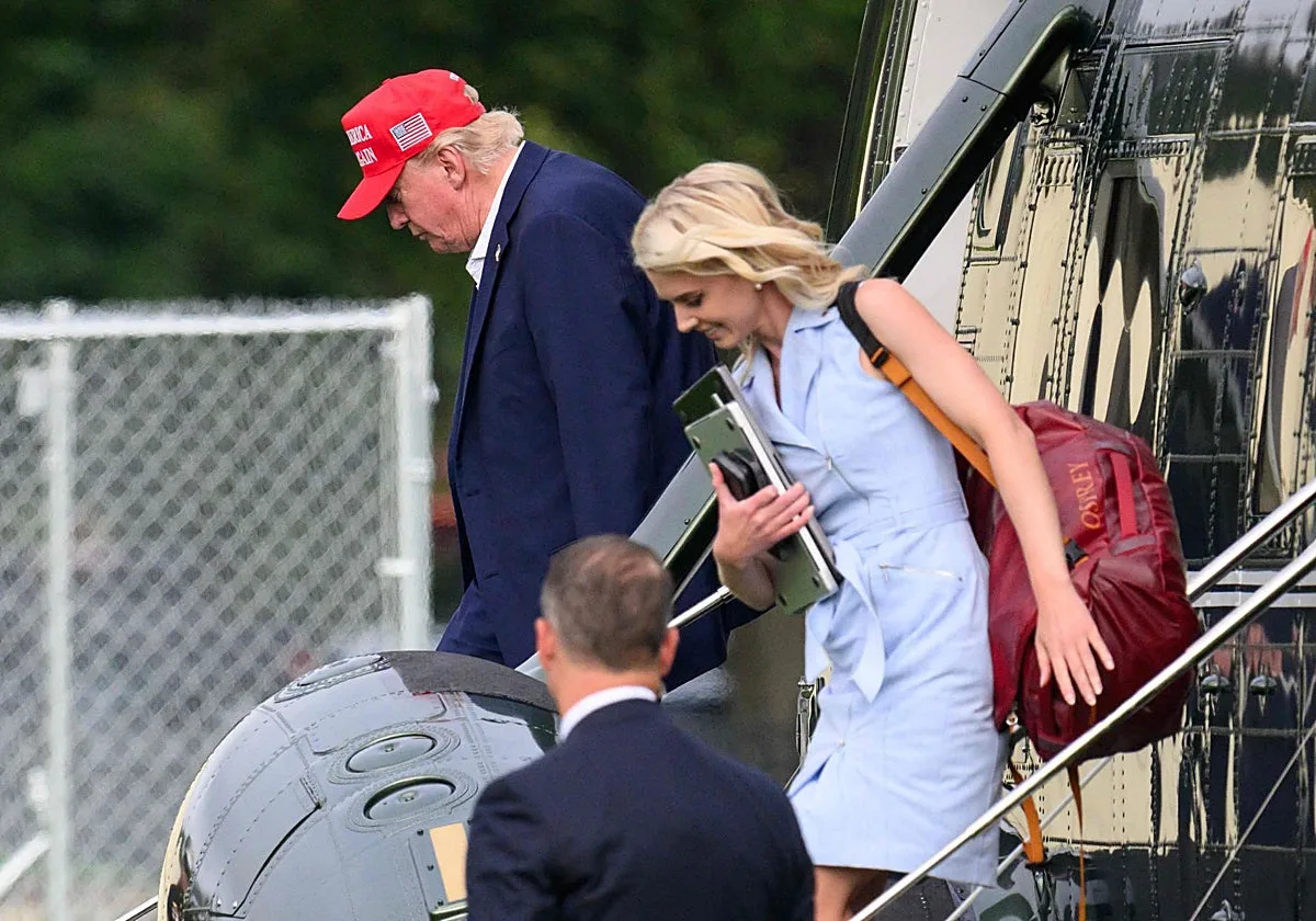 La insinuación de un senador demócrata sobre Trump y su asesora desata una tormenta