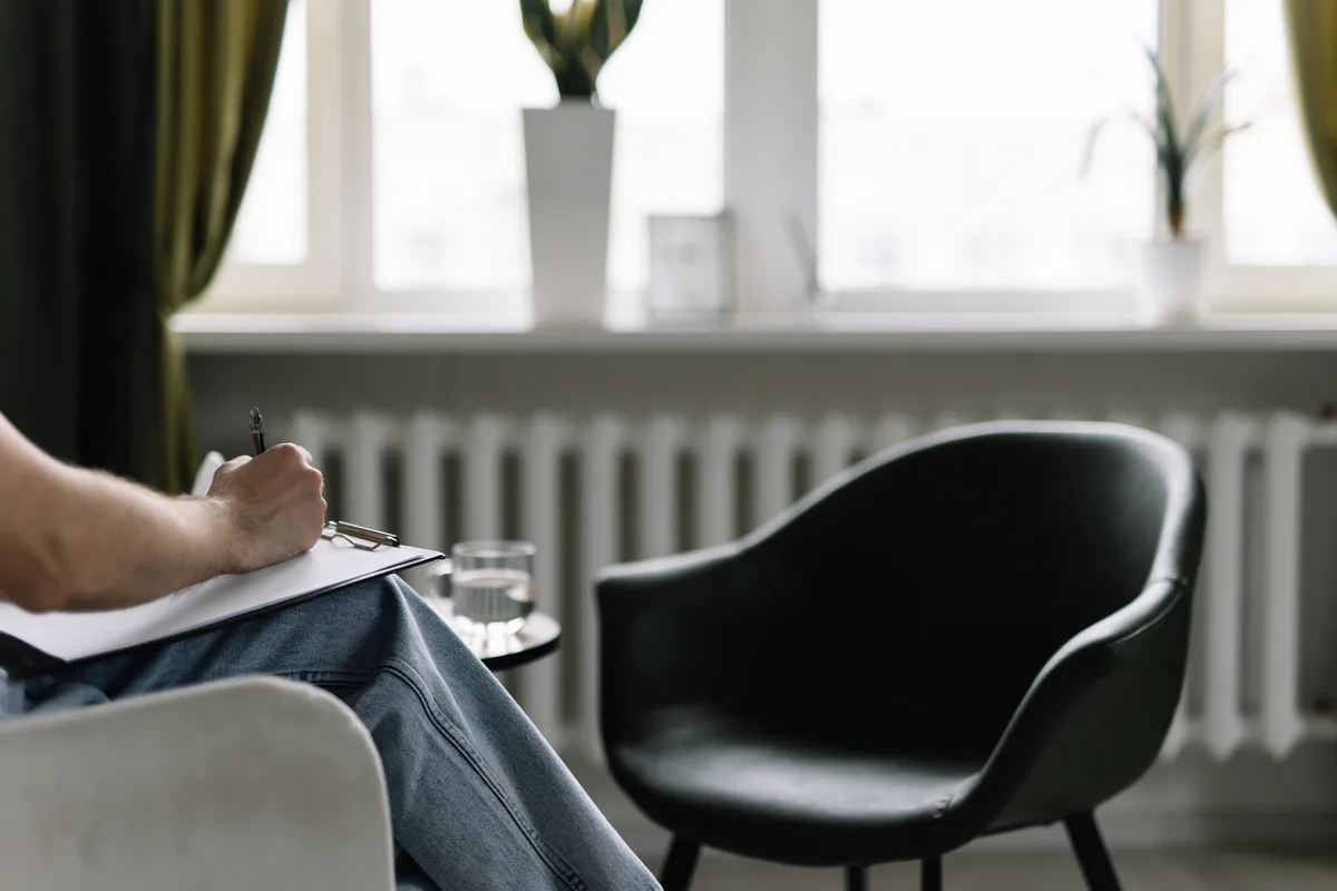 How to Break Up With Your Therapist Without Ghosting Them