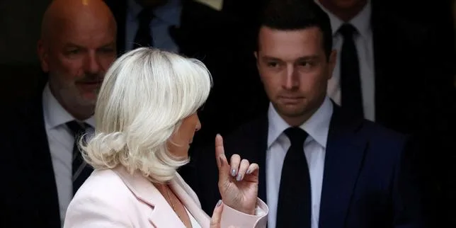 Présidentielle 2027 : le RN s’empêtre dans l’interdiction du voile islamique