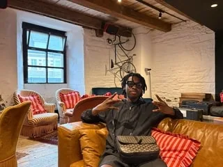 « La Bretagne est ma maison » : qui est Rambo Goyard, l’artiste au tube écouté plus de 50 millions de fois ?