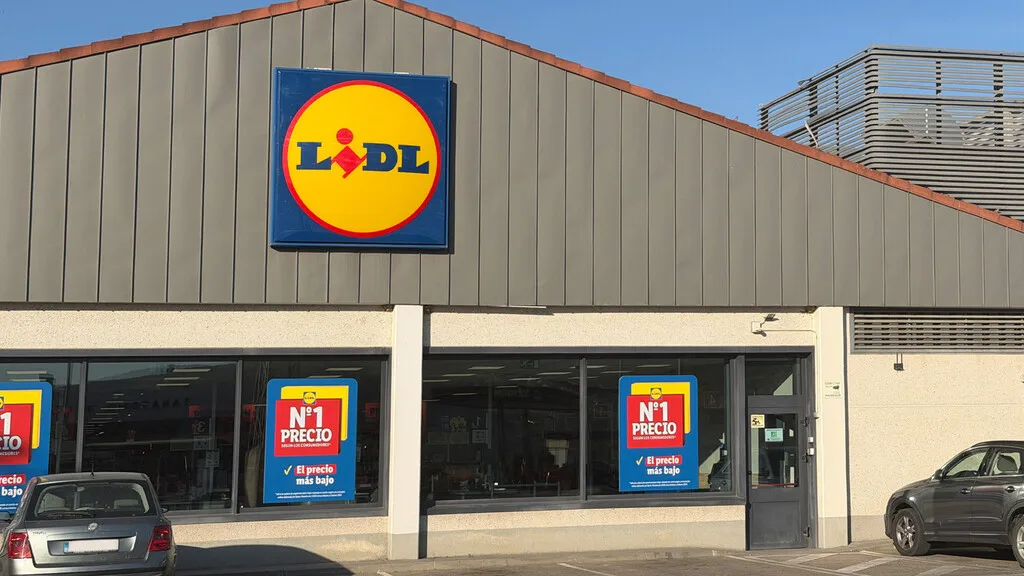 El viernes 21 de agosto llega a Lidl por 9,99 euros la solución para no quedarte sin enchufes libres en casa
